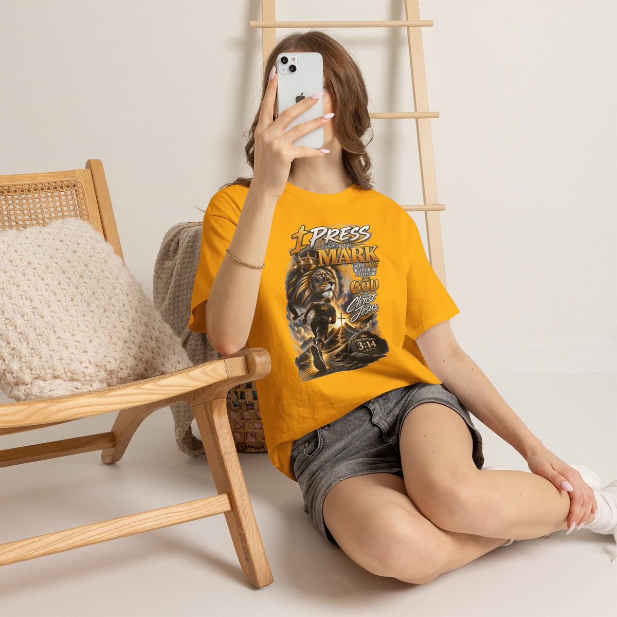 "I Press Toward The Mark" - Graphic T-Shirt